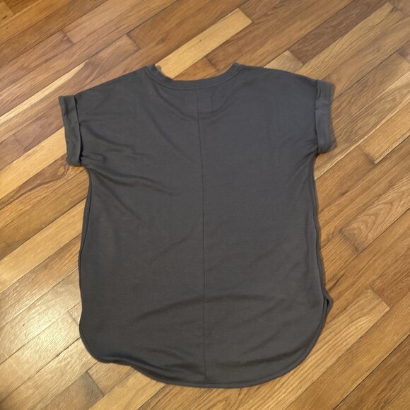 Cupio Tee Shirt Women's Olive Green Cuffed Round Hem V Neck Loose Fit Size M - Picture 4 of 4